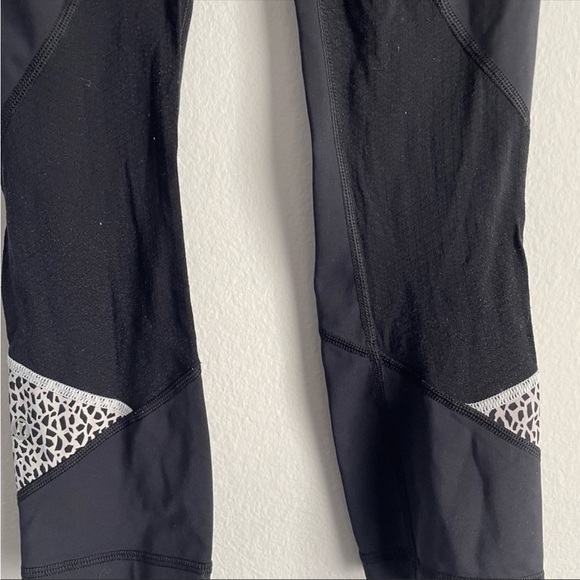 Lululemon Pace Rival Crop leggings In black mosaic print - Picture 5 of 10
